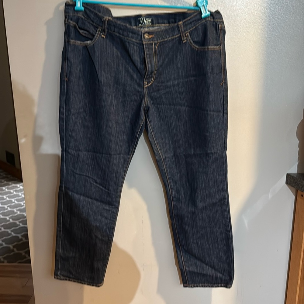 Old navy like new plus size 18 short Diva dark rinse skinny denim jeans.